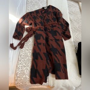 Maroon & black tied long sweater with pockets. Very thick and warm for winter!